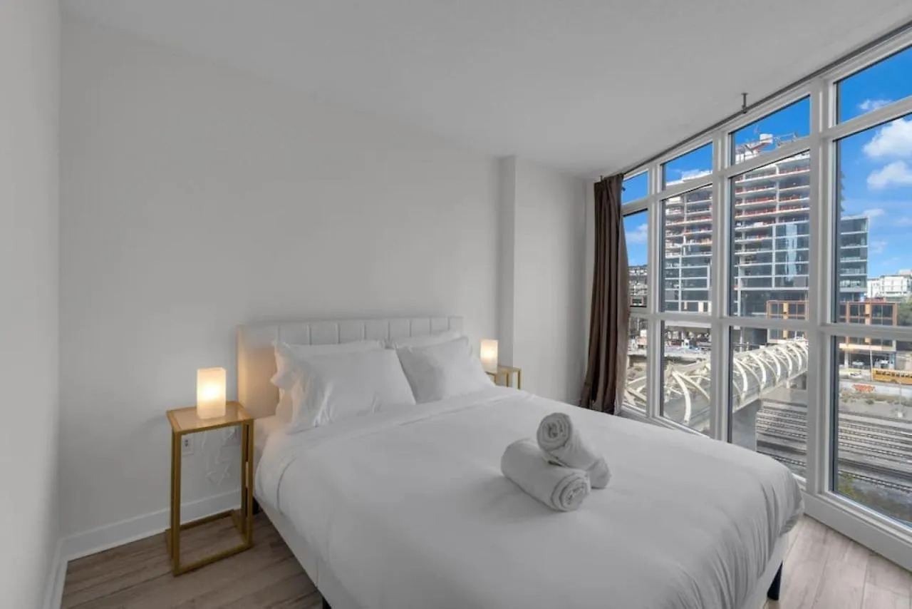 Metro Zen - Cityplace - Luxury 1Br Toronto Kanada